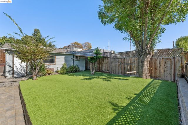 2960 106Th Ave, Oakland, CA 94605