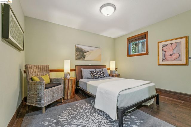 2960 106Th Ave, Oakland, CA 94605