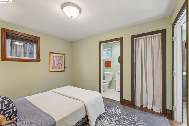 2960 106Th Ave, Oakland, CA 94605