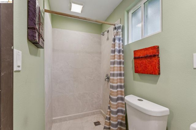2960 106Th Ave, Oakland, CA 94605