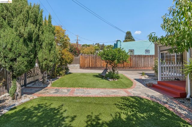 2960 106Th Ave, Oakland, CA 94605