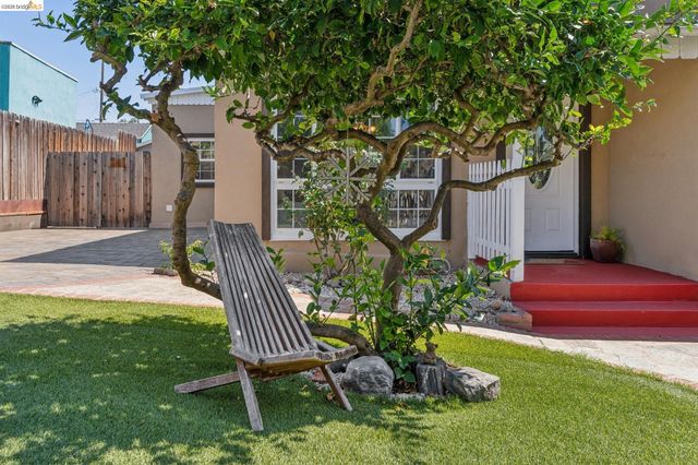 2960 106Th Ave, Oakland, CA 94605