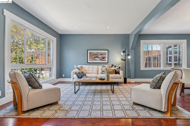 2960 106Th Ave, Oakland, CA 94605