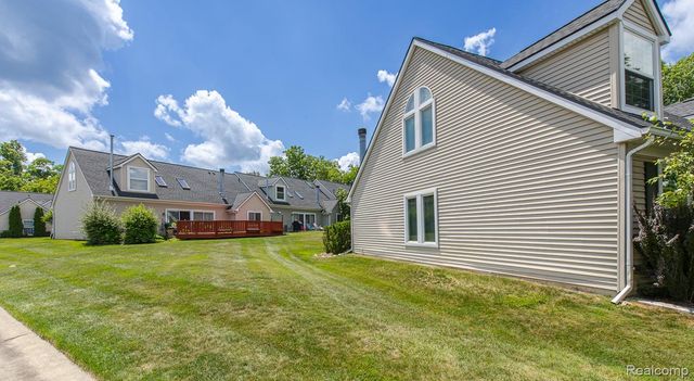 1074 Sandpiper Drive, Waterford Charter Township, MI 48328