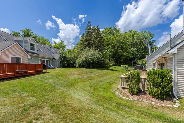 1074 Sandpiper Drive, Waterford Charter Township, MI 48328