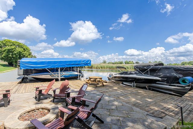 1074 Sandpiper Drive, Waterford Charter Township, MI 48328