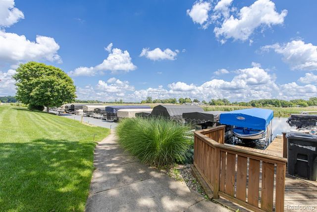 1074 Sandpiper Drive, Waterford Charter Township, MI 48328