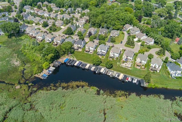 1074 Sandpiper Drive, Waterford Charter Township, MI 48328