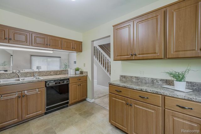 1074 Sandpiper Drive, Waterford Charter Township, MI 48328