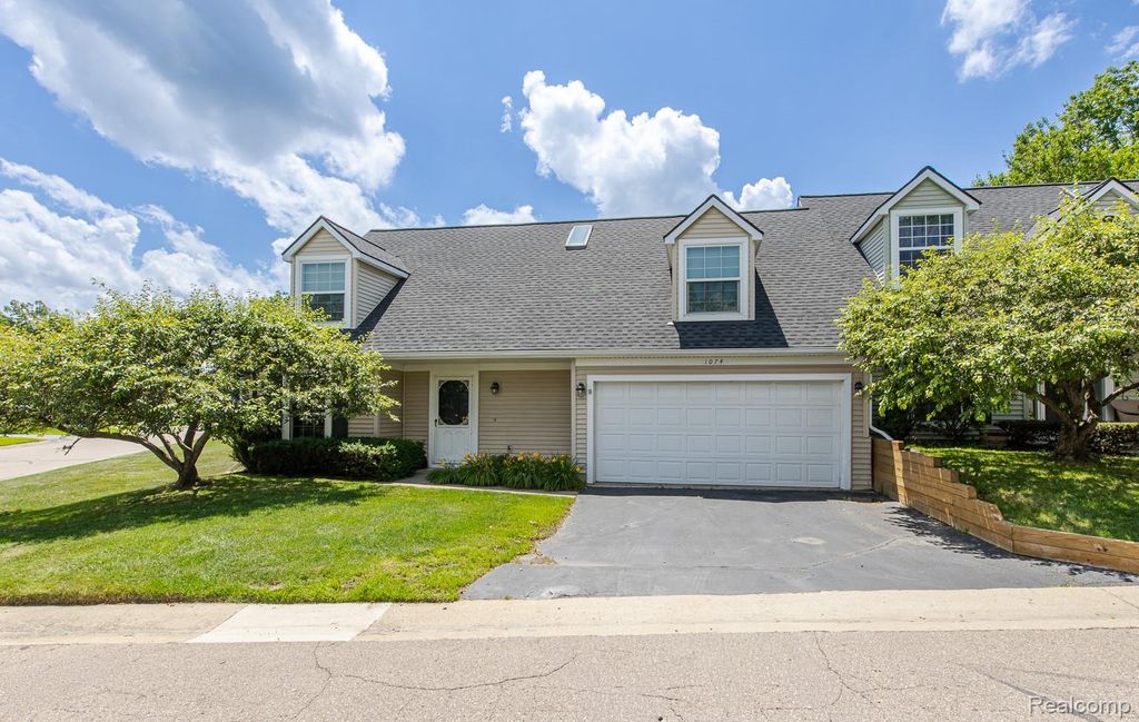 1074 Sandpiper Drive, Waterford Charter Township, MI 48328