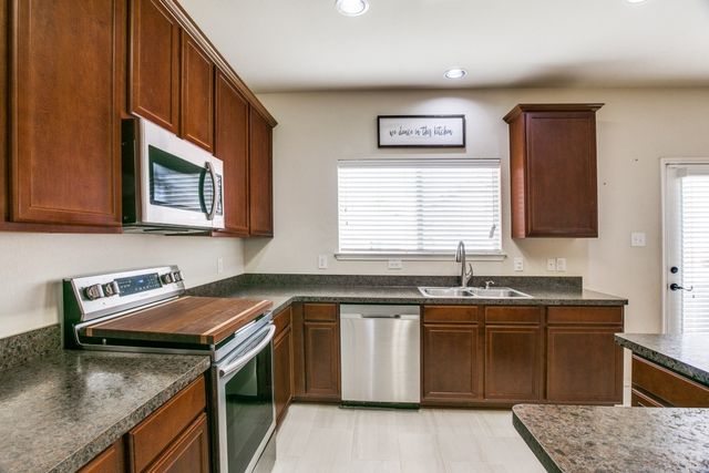 8633 Star Thistle Drive, Fort Worth, TX 76179