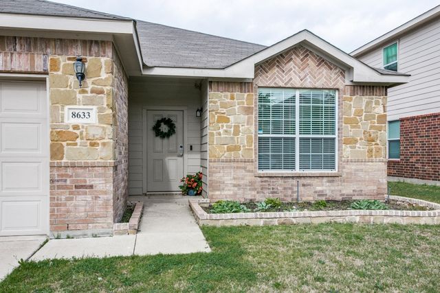8633 Star Thistle Drive, Fort Worth, TX 76179