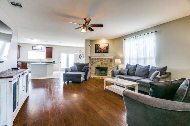 8633 Star Thistle Drive, Fort Worth, TX 76179