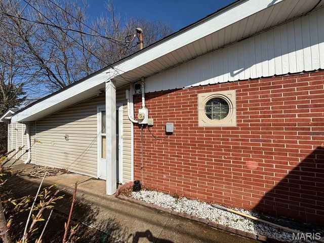 5 Columbus Drive, Belleville, IL 62226