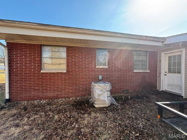 5 Columbus Drive, Belleville, IL 62226