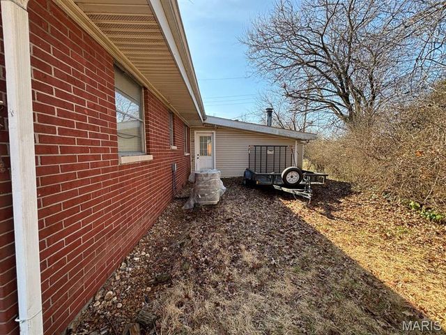 5 Columbus Drive, Belleville, IL 62226