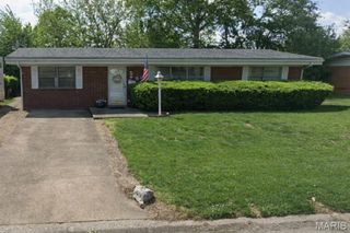 5 Columbus Drive, Belleville, IL 62226