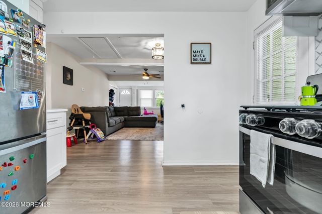 22 Lakewood Avenue, Keansburg, NJ 07734