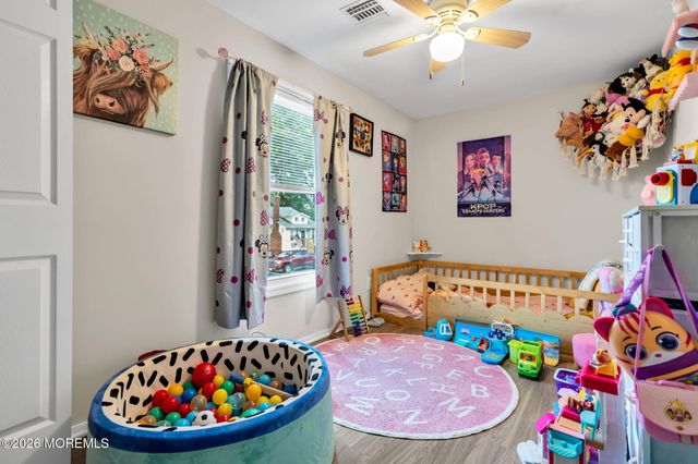 22 Lakewood Avenue, Keansburg, NJ 07734