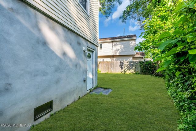 22 Lakewood Avenue, Keansburg, NJ 07734