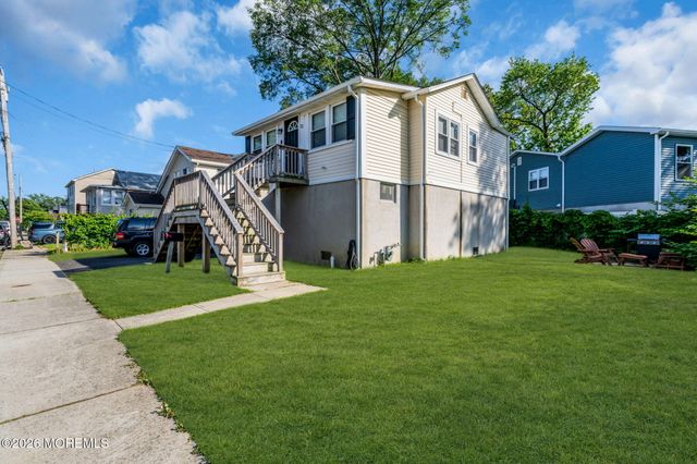 22 Lakewood Avenue, Keansburg, NJ 07734