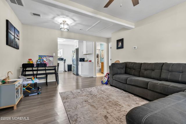 22 Lakewood Avenue, Keansburg, NJ 07734