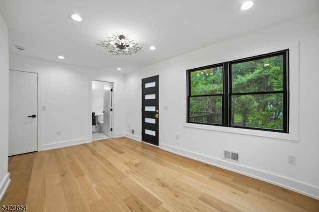 148 Great Hills Rd, Millburn Twp., NJ 07078