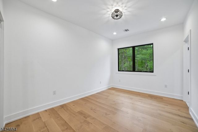 148 Great Hills Rd, Millburn Twp., NJ 07078