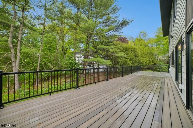 148 Great Hills Rd, Millburn Twp., NJ 07078