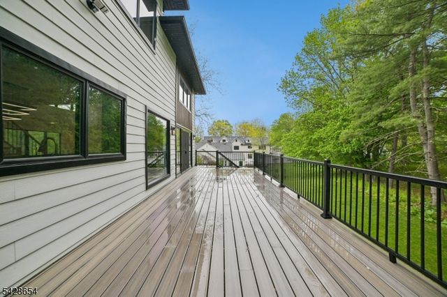 148 Great Hills Rd, Millburn Twp., NJ 07078
