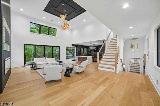 148 Great Hills Rd, Millburn Twp., NJ 07078