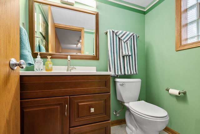 15329 Oak Road, Oak Forest, IL 60452