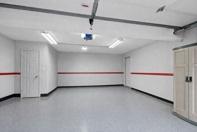 15329 Oak Road, Oak Forest, IL 60452