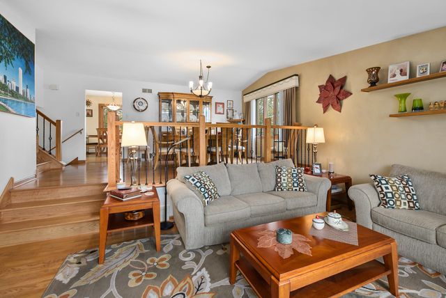 15329 Oak Road, Oak Forest, IL 60452