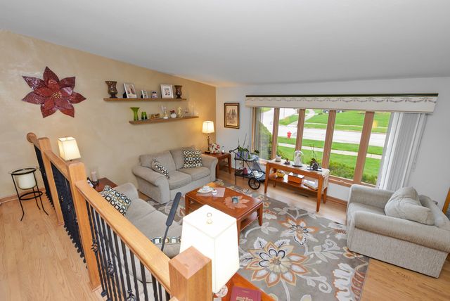 15329 Oak Road, Oak Forest, IL 60452