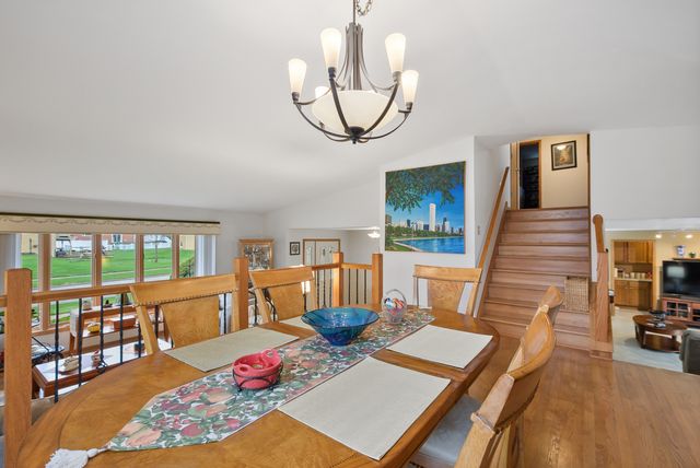 15329 Oak Road, Oak Forest, IL 60452