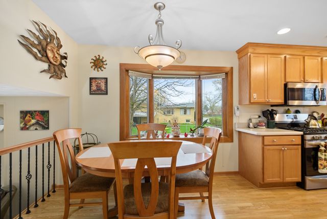 15329 Oak Road, Oak Forest, IL 60452