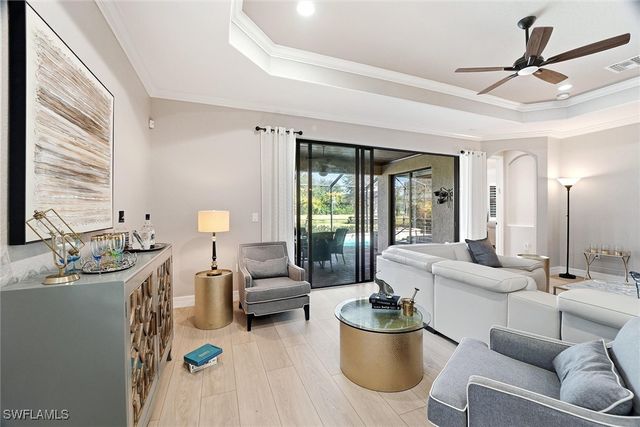 2906 Aviamar CIR, Naples, FL 34114