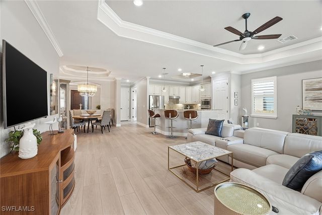 2906 Aviamar CIR, Naples, FL 34114