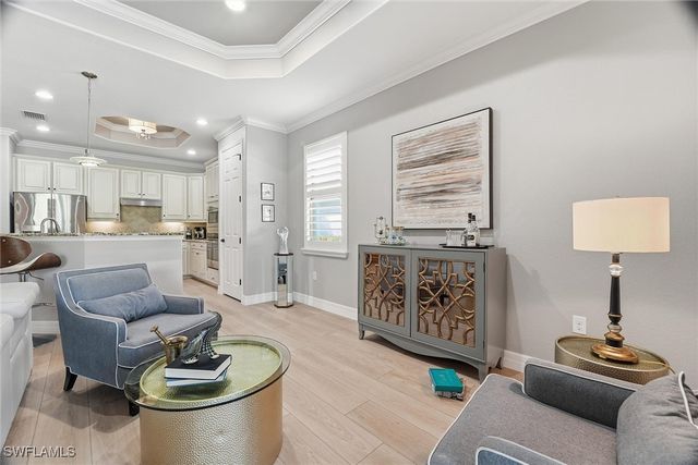 2906 Aviamar CIR, Naples, FL 34114