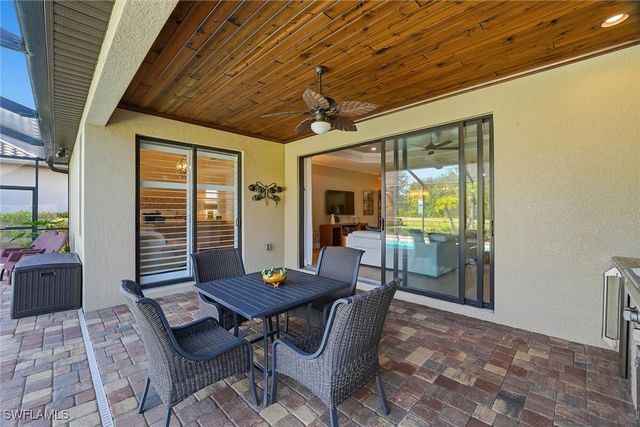 2906 Aviamar CIR, Naples, FL 34114