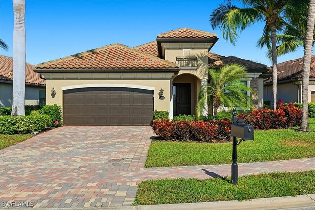 2906 Aviamar CIR, Naples, FL 34114