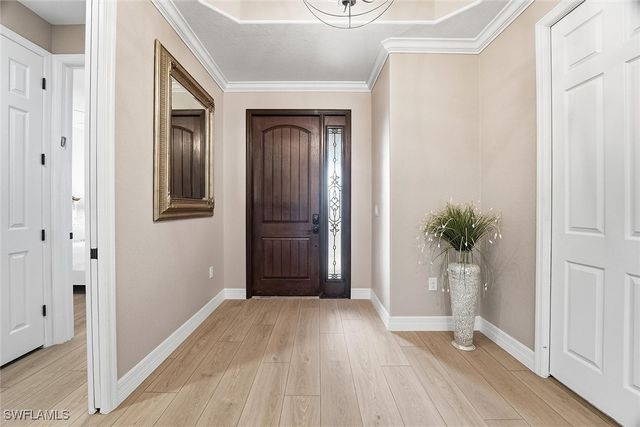 2906 Aviamar CIR, Naples, FL 34114