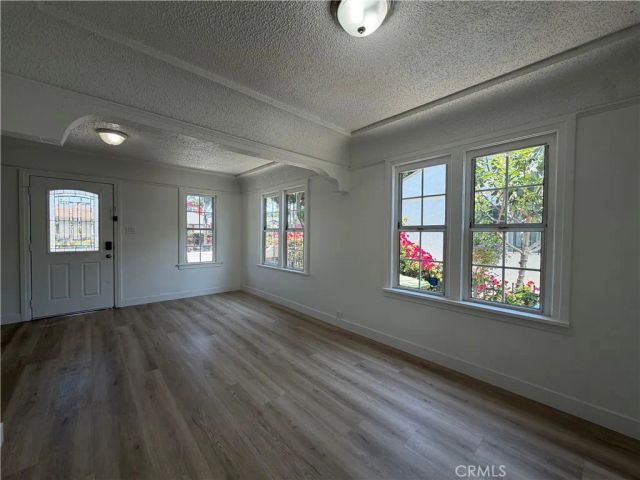 712 E 82nd, Los Angeles, CA 90001