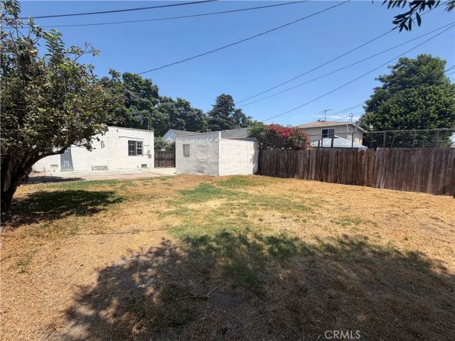 712 E 82nd, Los Angeles, CA 90001
