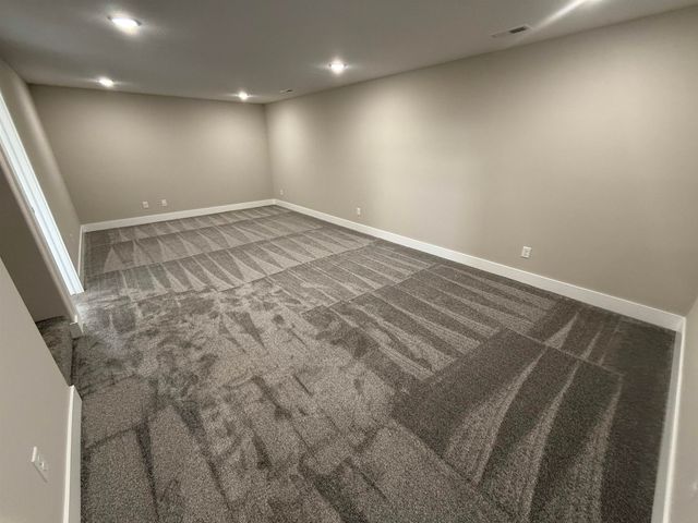 102 E Poplar Court, Goddard, KS 67052