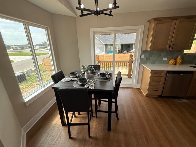 102 E Poplar Court, Goddard, KS 67052