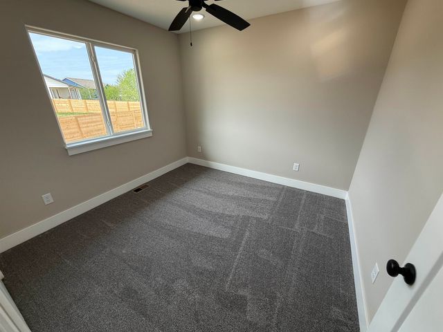 102 E Poplar Court, Goddard, KS 67052