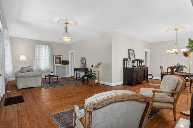 2872 Madison Road, Cincinnati, OH 45209