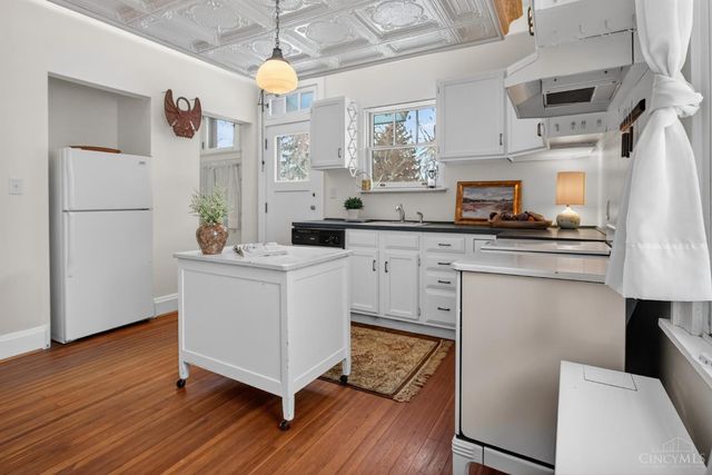 2872 Madison Road, Cincinnati, OH 45209